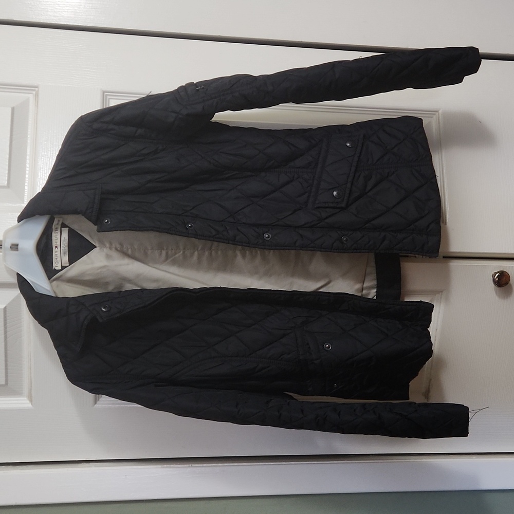 Tommy Hilfiger light quilted jacket size extra small.